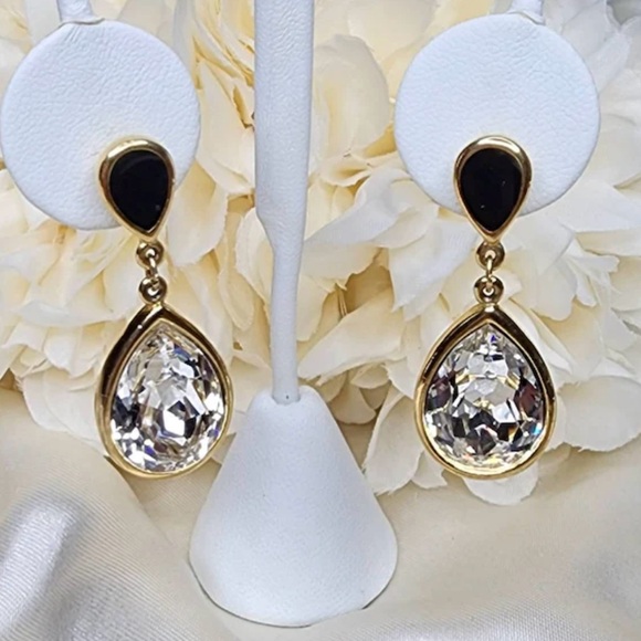 Trifari Jewelry - Trifari Earrings Dangle Gold Pierced Classy Glitzy Icy Crystal Rhinestone Bold